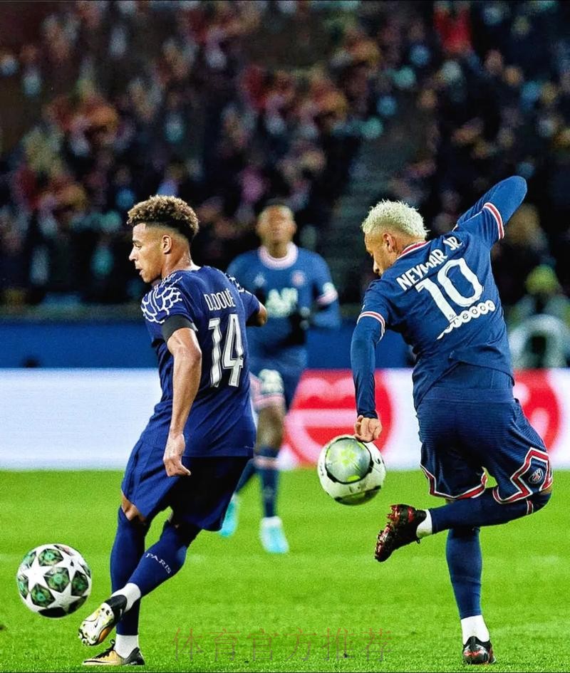 巴黎圣日耳曼2-1巴黎FC 登贝莱、杜埃建功 巴黎圣日耳曼2-1巴黎FC 登贝莱、杜埃建功